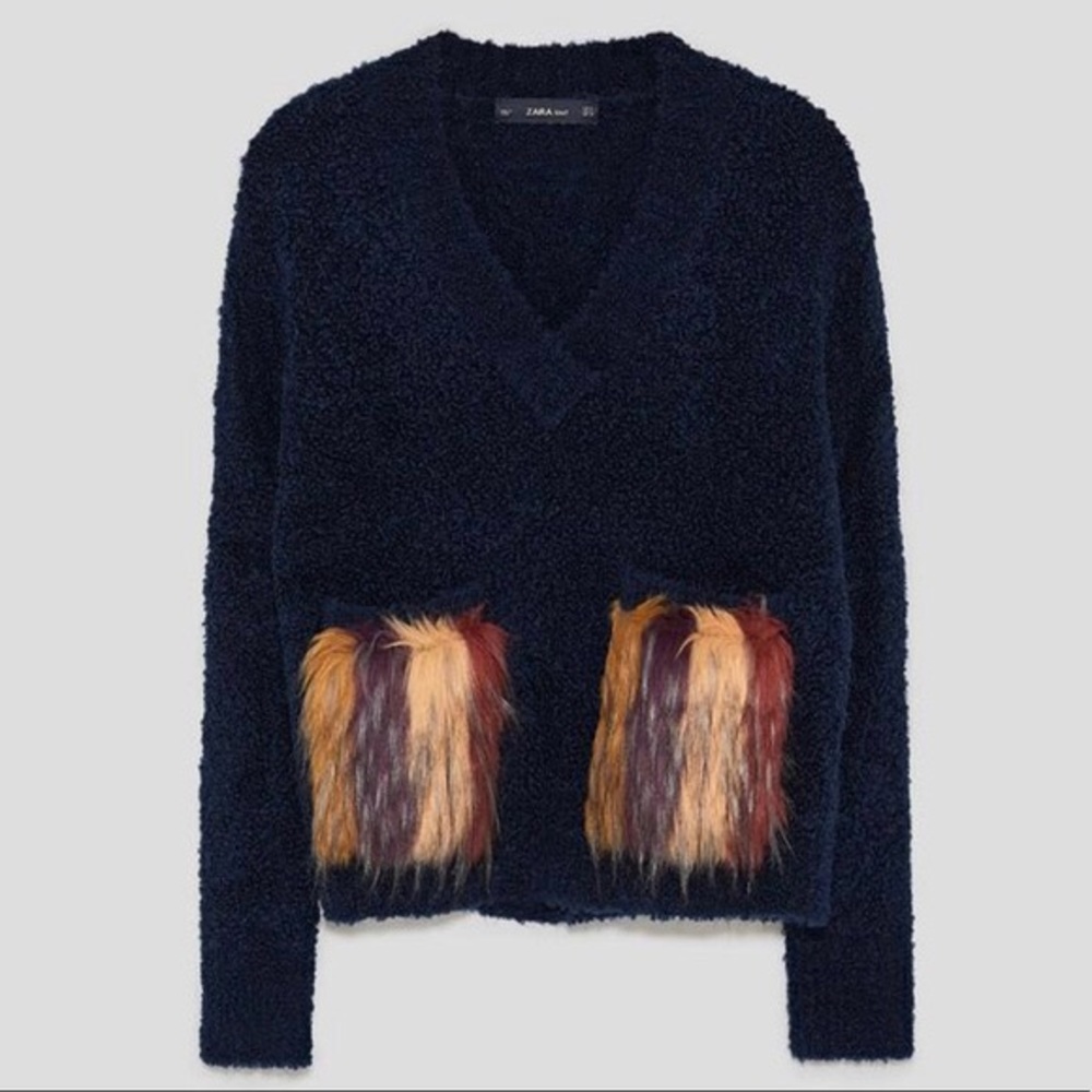 Zara v neck sweater with faux fur pockets